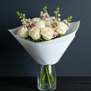Ramo de 6 Rosas Blancas - Pureza y Elegancia a tu Alcance