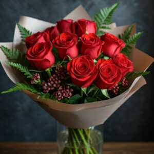 Ramo de 12 rosas rojas.Un ramo de pasión y amor