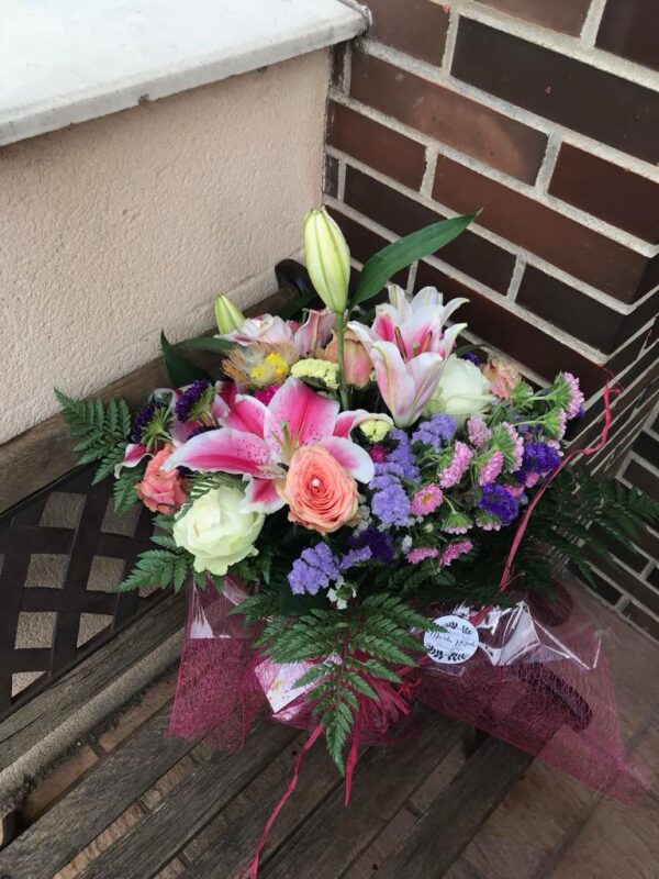 Ramo de Flores de Temporada Variadas - Imagen 5